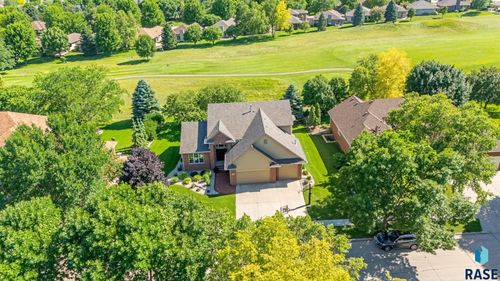 731 E Inverness Dr, Sioux Falls, SD, 57108-4673 | Card Image