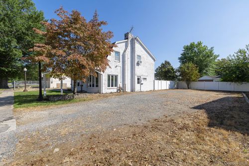 10 Boston Pl, Huntington Station, NY, 11746-3621 | Card Image