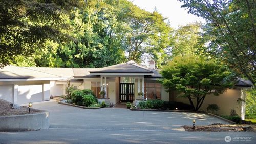 11700 198th Ave Se, Issaquah, WA, 98027-5456 | Card Image