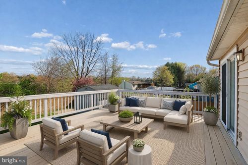 6904 Ridge Way Dr, FREDERICKSBURG, VA, 22407-6276 | Card Image