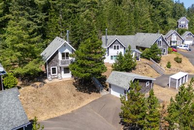 1920 Spyglass Ter, House other with 3 bedrooms, 2 bathrooms and null parking in Tillamook OR | Image 1