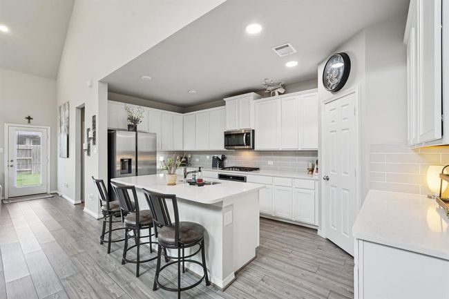 10126 Bayou Oaks Dr, House other with 4 bedrooms, 3 bathrooms and 2 parking in Conroe TX | Image 13