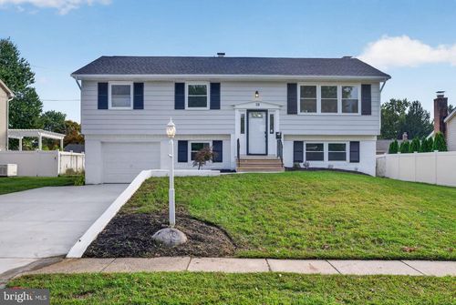 10 Cobblestone Rd, Cherry Hill, NJ, 08003-1421 | Card Image