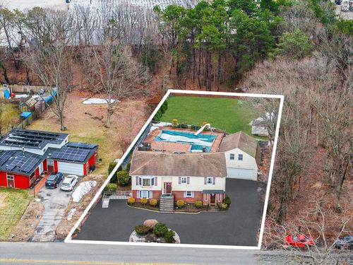818 Nicolls Rd, Deer Park, NY, 11729-3702 | Card Image