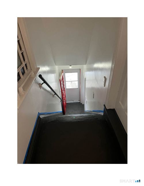 fl-2nd-1391 Park Ave, Bridgeport, CT, 06604-3053 | Card Image