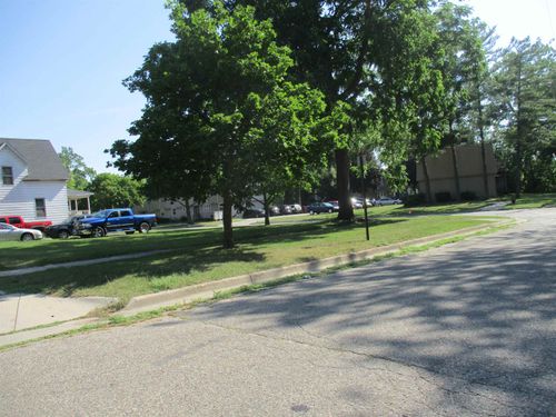 427 Downie St, Alma, MI, 48801-1706 | Card Image