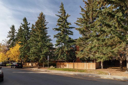 211-1919 36 St Sw, Calgary, AB, T3E2Y8 | Card Image
