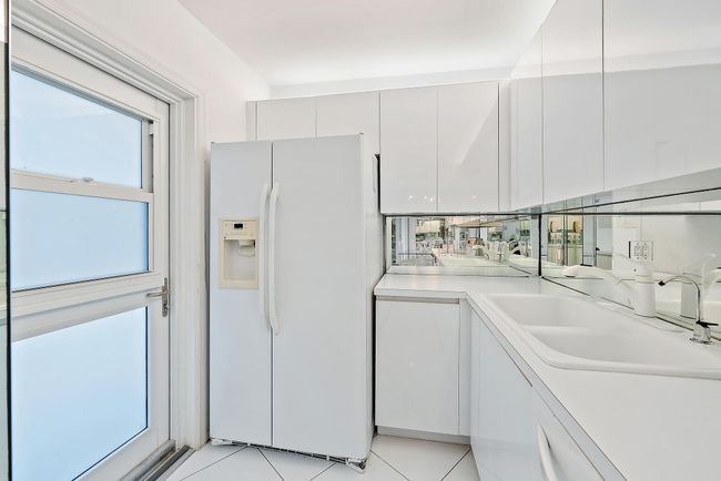 APT-416 - 2760 S Ocean Blvd, Condo with 2 bedrooms, 2 bathrooms and null parking in Palm Beach FL | Image 5