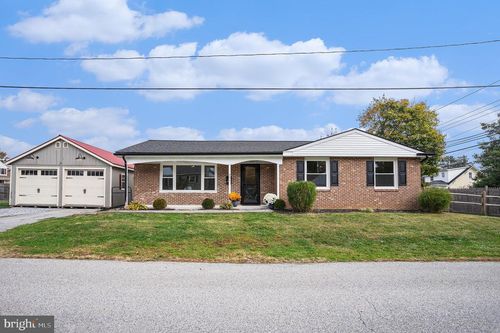 301 E Bridge St, PARKESBURG, PA, 19365-1344 | Card Image