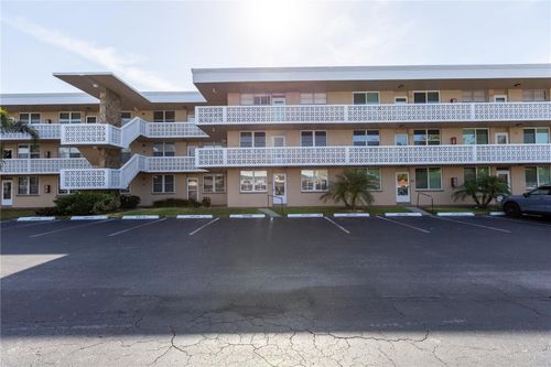 224-4915 Bay St Ne, ST PETERSBURG, FL, 33703-6406 | Card Image