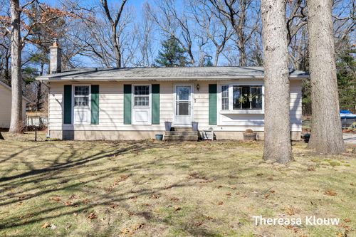 15701 Charles Ct, Grand Haven, MI, 49417-9410 | Card Image
