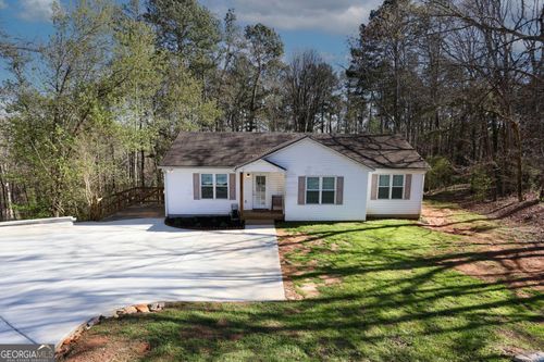 3710 Rambling Woods Dr, Loganville, GA, 30052-3601 | Card Image