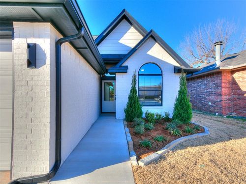 305 W 7th St, Edmond, OK, 73003-5702 | Card Image