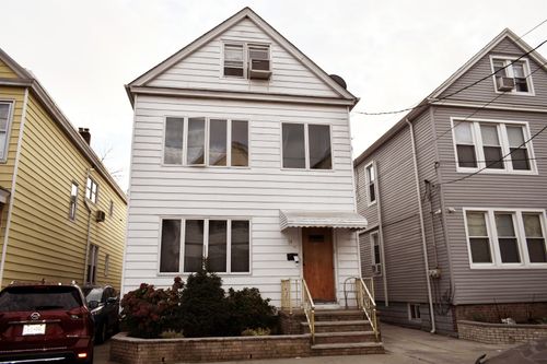14 Newark Bay Ct, Bayonne, NJ, 07002-1904 | Card Image