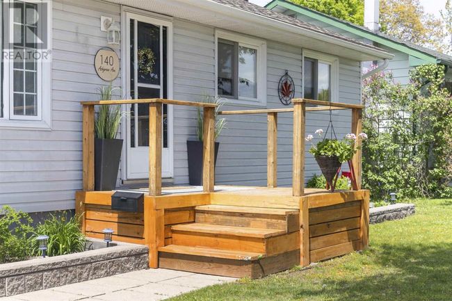 140 Ashgrove Ave, Home with 2 bedrooms, 2 bathrooms and null parking in Sault Ste. Marie ON | Image 4