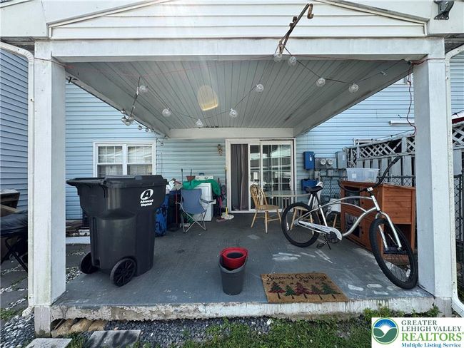 215 W Lehigh St, Townhouse with 3 bedrooms, 3 bathrooms and null parking in Bethlehem PA | Image 39