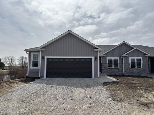 121 Resort Dr, Johnson Creek, WI, 53094-1203 | Card Image