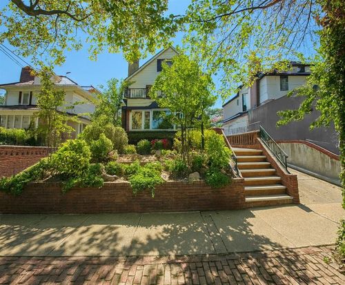 74 81st St, Brooklyn, NY, 11209-3504 | Card Image