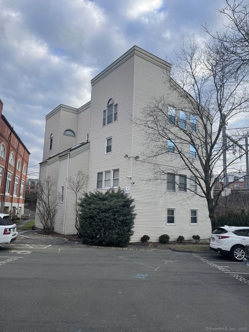 apt-22-32 Pine St, Norwalk, CT, 06854-2242 | Card Image