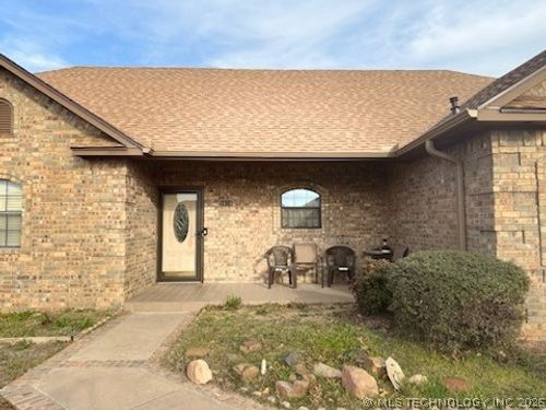 1614 Southern Hills Dr, Ardmore, OK, 73401-9065 | Card Image