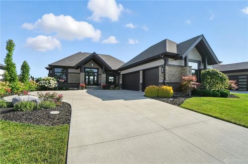 1202 Stallion Run, Xenia, OH, 45385-7147 | Card Image