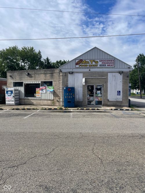 109 W Washington St, Fairland, IN, 46126-9661 | Card Image