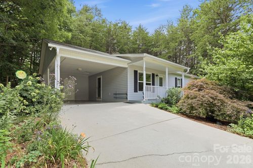 15 Valley St, Granite Falls, NC, 28630-1717 | Card Image
