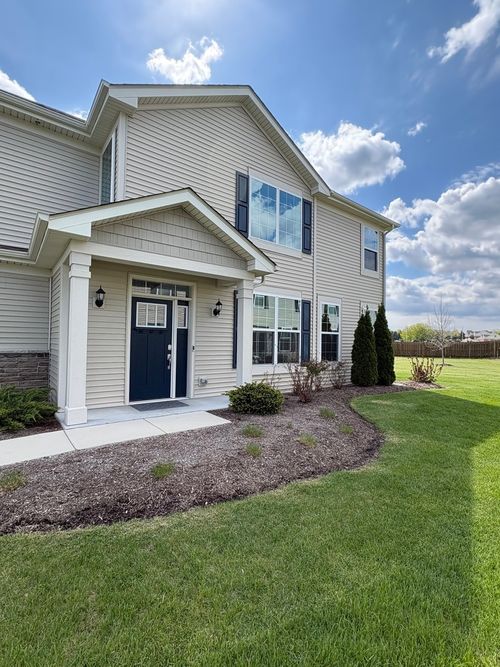 2001 Stuttle Rd, Batavia, IL, 60510-7807 | Card Image