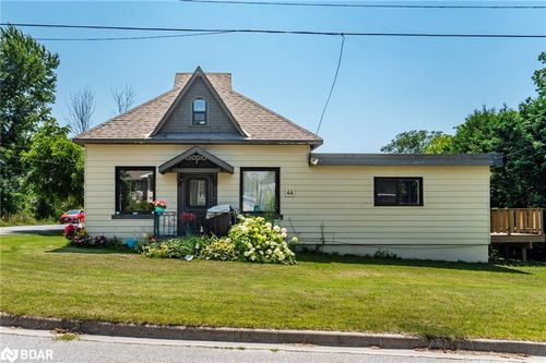 44 Yeo St, Penetanguishene, ON, L9M1C9 | Card Image