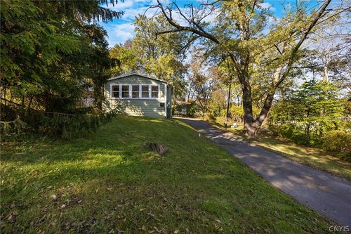 227 Scott Ave, Syracuse, NY, 13219-1124 | Card Image