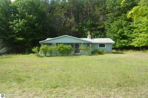 2898 Glory Rd, Frankfort, MI, 49635-9769 | Card Image