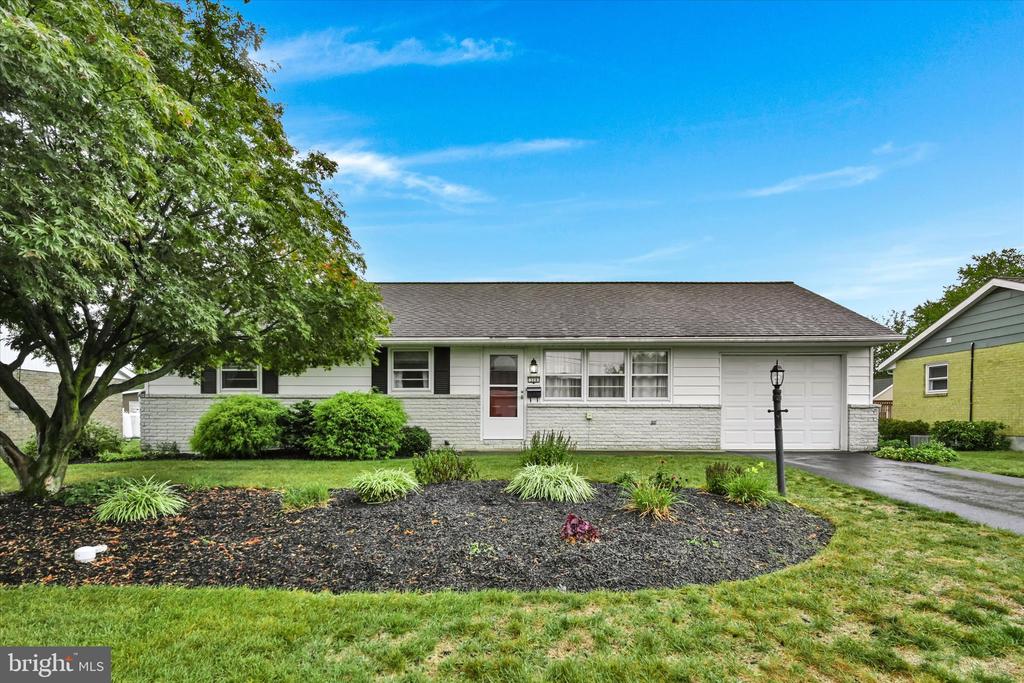 Jackie Ave, Robesonia, PA 19551