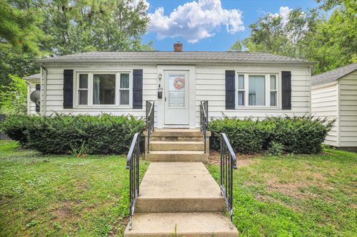 425 S Beech St, Arthur, IL, 61911-1280 | Card Image