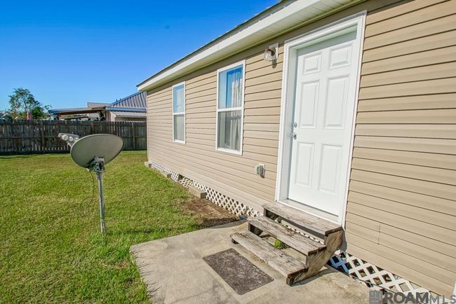 26350 Riverscape Dr, House other with 3 bedrooms, 2 bathrooms and 3 parking in Springfield LA | Image 28