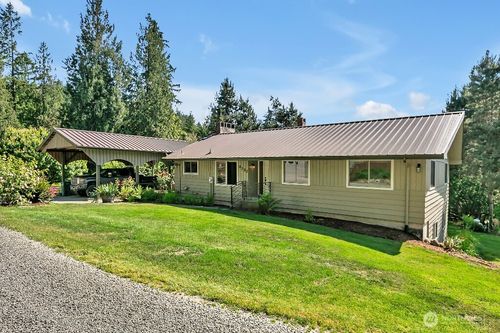 3107 W Snoqualmie River Rd Ne, Carnation, WA, 98014-8103 | Card Image