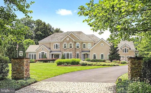 111 Meadow View Dr, Doylestown, PA, 18902-9493 | Card Image