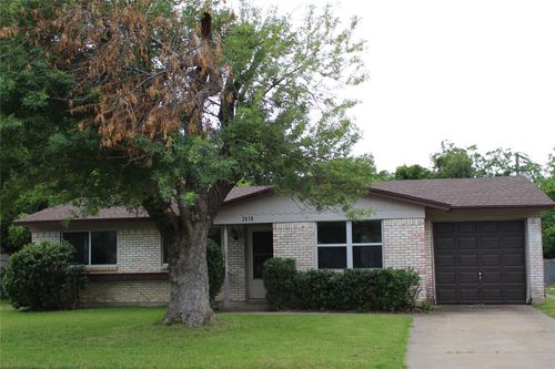 2818 Lowell Dr, Irving, TX, 75062-7179 | Card Image