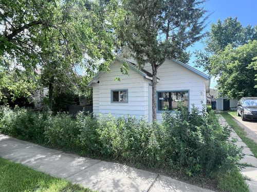 209 1st Avenue W, Hanna, AB, T0J1P0 | Card Image