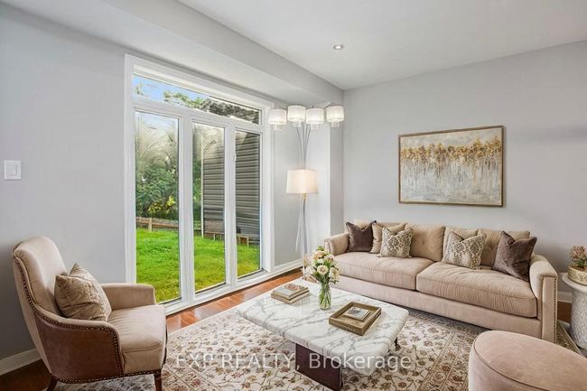207 Vision St, House attached with 3 bedrooms, 3 bathrooms and 2 parking in Manotick ON | Image 4