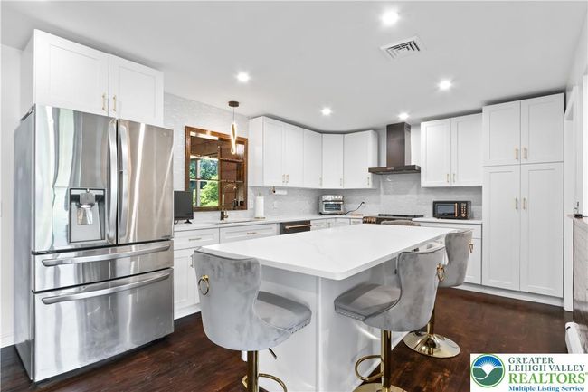 2704 Appel St, House other with 4 bedrooms, 3 bathrooms and null parking in Allentown PA | Image 6