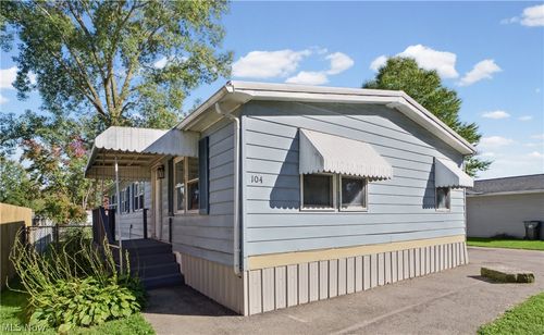 104 Pike Ct, Lagrange, OH, 44050-9618 | Card Image