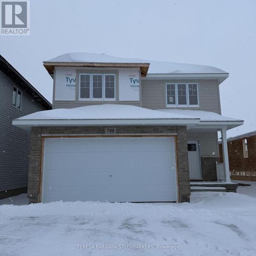 789 Kenny Gordon Ave, Manotick, ON, K4M0X9 | Card Image