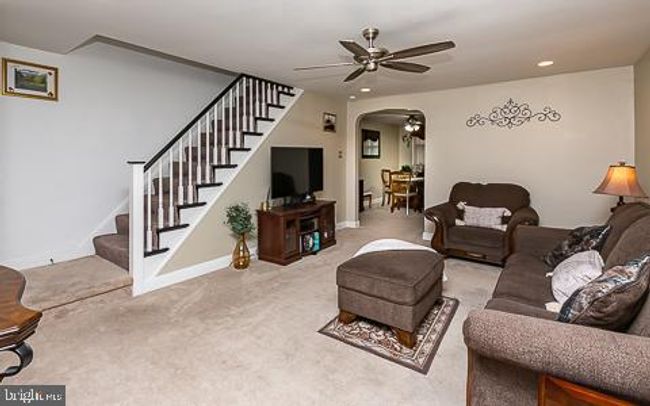 5207 Gramercy Dr, Townhouse with 3 bedrooms, 2 bathrooms and null parking in Clifton Hts PA | Image 4