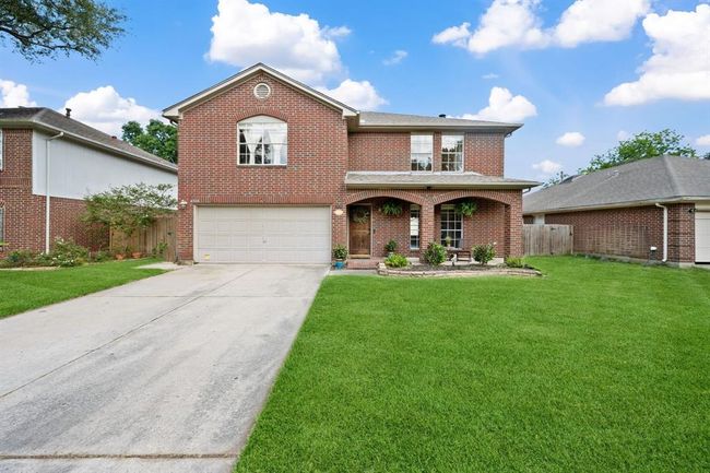 Driveway large enough for 4 cars | Image 37