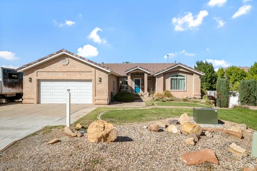 2201 San Carlos Ct, Saint George, UT, 84790-8333 | Card Image