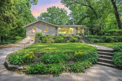 17708 Oakwood Dr, Spring Lake, MI, 49456-1553 | Card Image