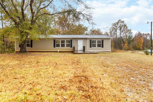 2420 Creekside Dr, Sharon, SC, 29742-8713 | Card Image