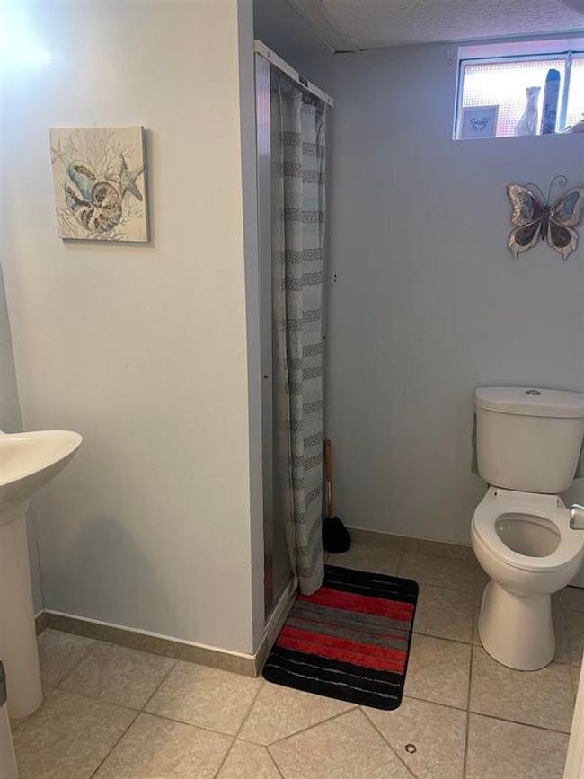 2420 Paradise Blvd, Home with 4 bedrooms, 3 bathrooms and 2 parking in ROCKFORD IL | Image 13