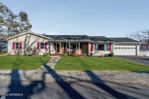 520 Windsor St, Forked River, NJ, 08731-2346 | Card Image