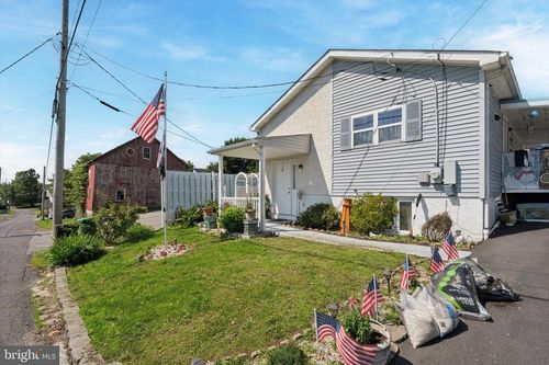 500 Main St, PENNSBURG, PA, 18073-1504 | Card Image